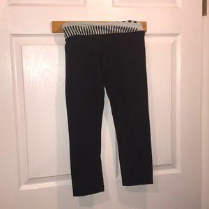 lulu lemon capri legging with patterned waistband